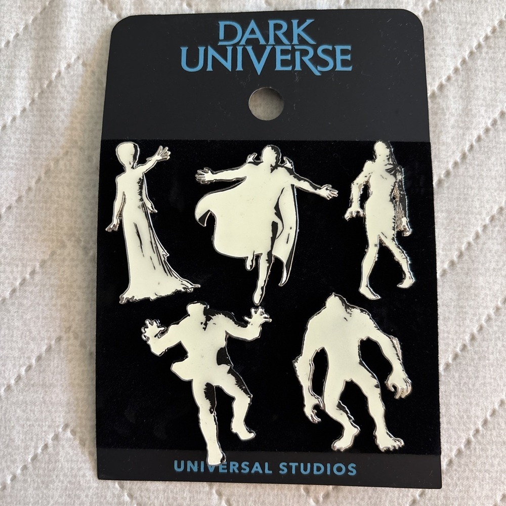 Universal Epic Universe Dark Universe Monsters Preview Glow in Dark 5‎ Pin Set